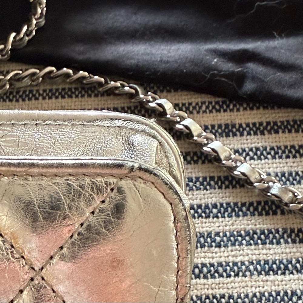 CHANEL Reissue 2.55 WOC Metallic Silver - Picture 8 of 14
